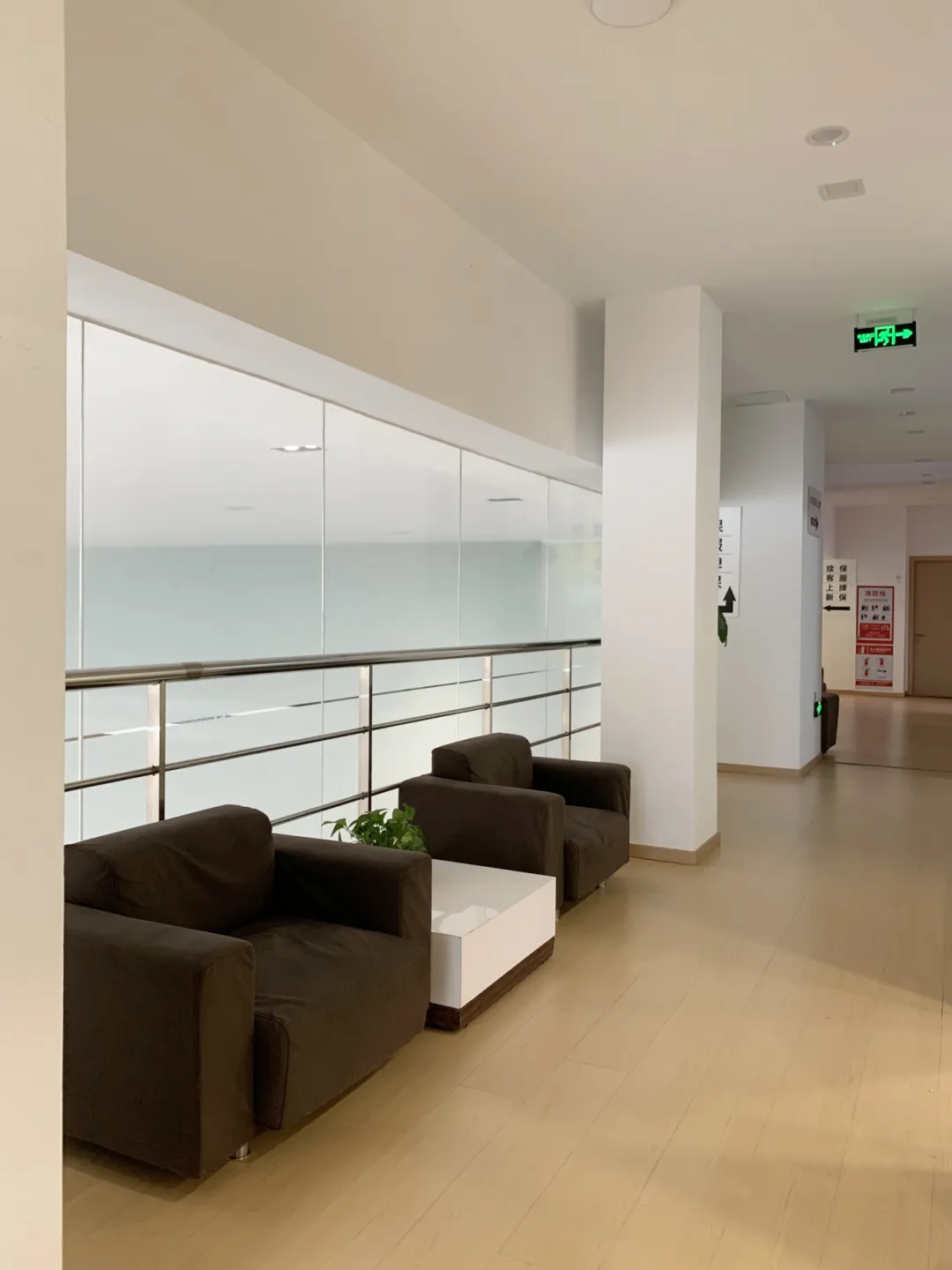 商業(yè)空間裝修|一汽大眾4S店裝修，不同色彩與材質(zhì)，賦予空間別樣質(zhì)感！